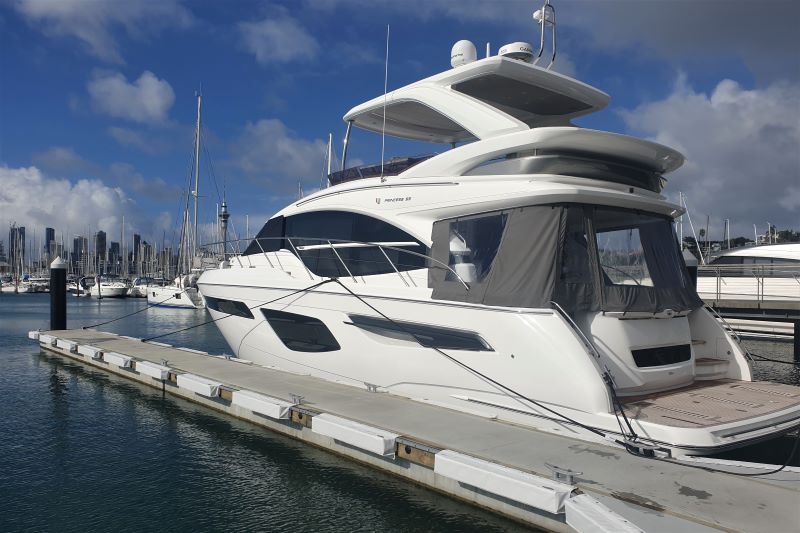Marina Berth Set up by Hauraki Fenders. Supply and installation of dock lines, marina fenders, dock wheels and pole fenders. Grand Pacific, Ultralon, Marinaquip and Barrier Fenders.
